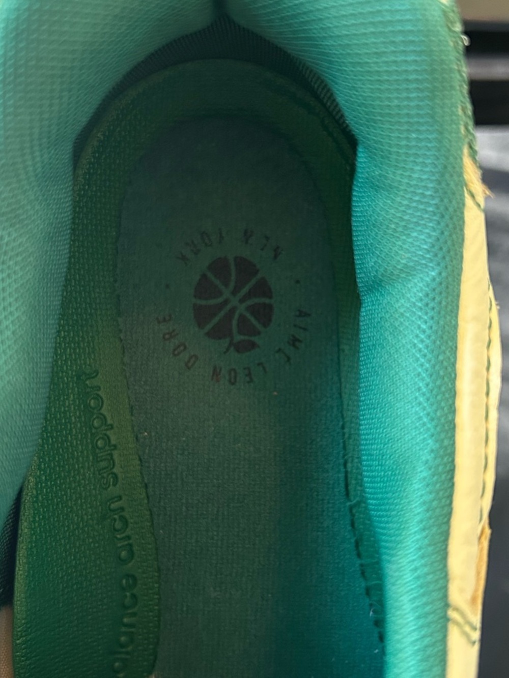 NEW BALANCE 550 x Aime’Leon Dore Masaryk Community Gym Green Sneakers - Picture 8 of 10